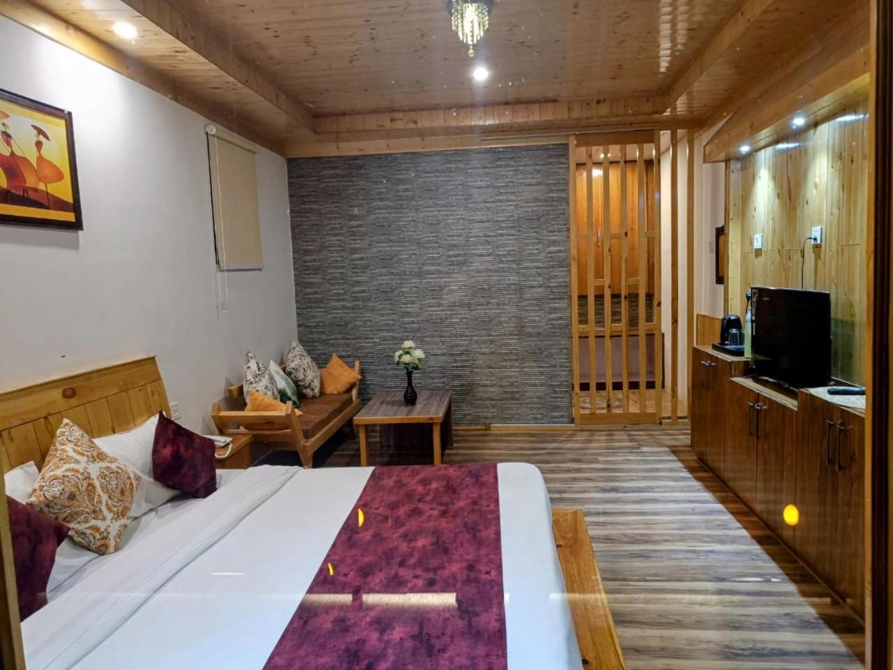 Trimounts-A Boutique Hotel & Wellnes Center In Tirthan Valley Banjar Exterior photo