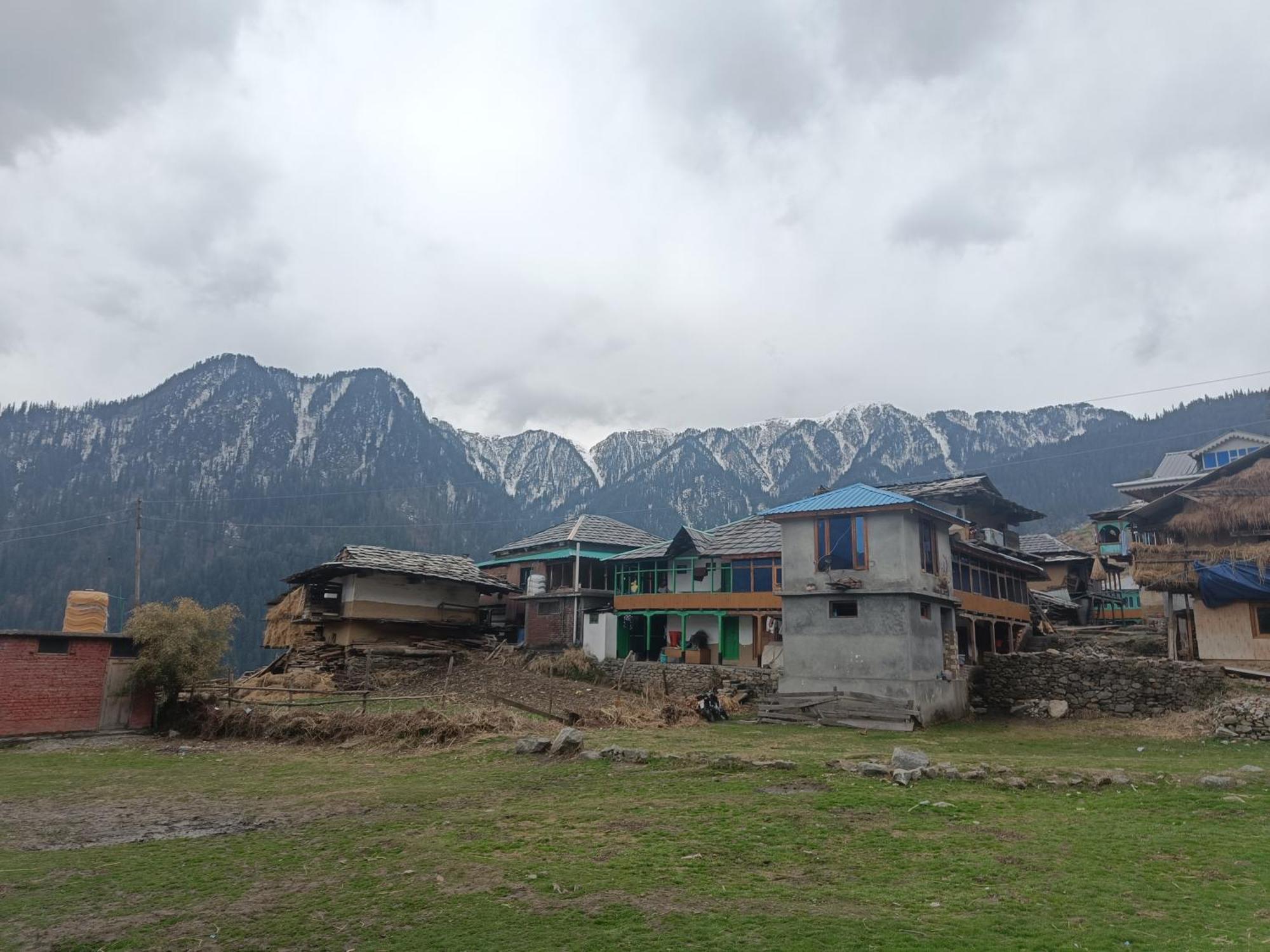 Trimounts-A Boutique Hotel & Wellnes Center In Tirthan Valley Banjar Exterior photo